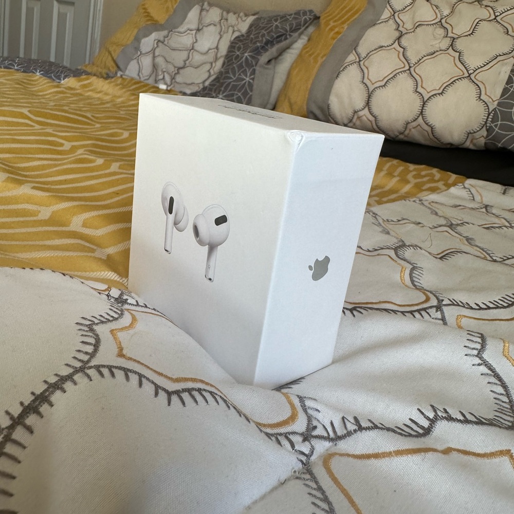 *Sealed* Airpods Pro - Picture 2 of 9